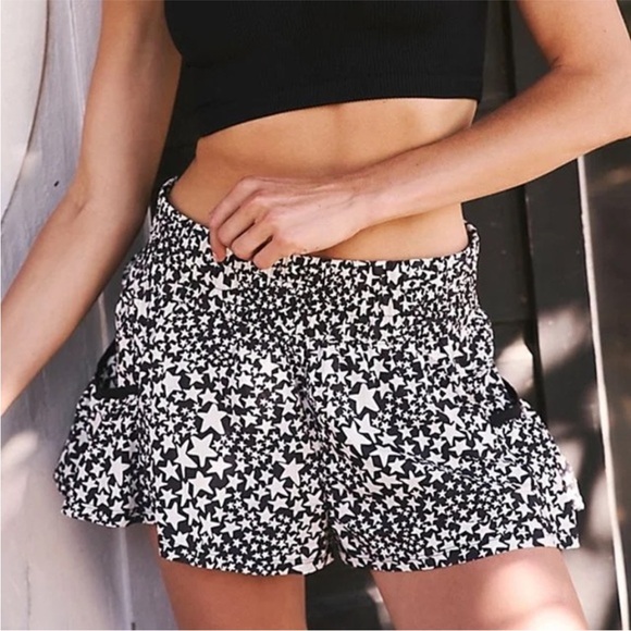 Get Your Flirt on Shorts Free People Movement L perfect conditio smoke pet free - Picture 1 of 3